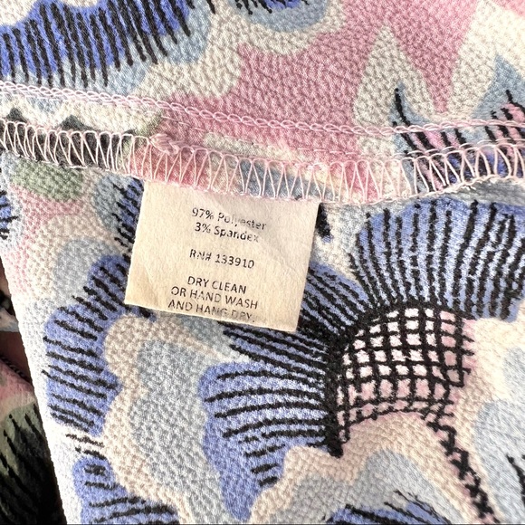 Show Me Your Mumu Pink Blue Tropical Floral Conga Wrap Crop Top - Picture 7 of 7